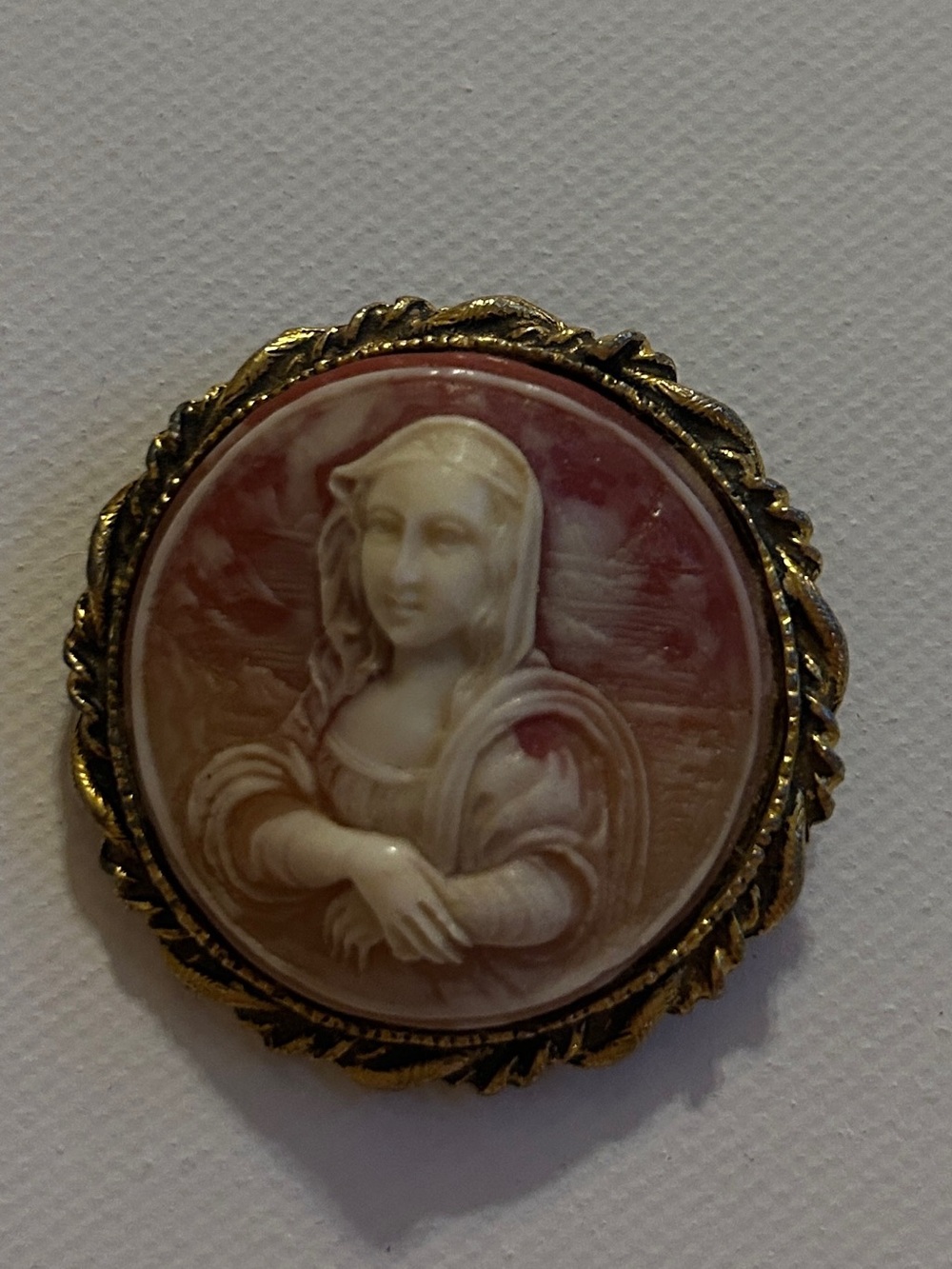 Vintage Cameo Brooch Gold Tone Framed Lady Portrait Pin - Picture 2 of 4